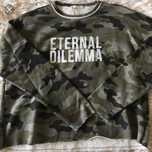 Zara’s Women Oversized Long-sleeve Sweatshirt!